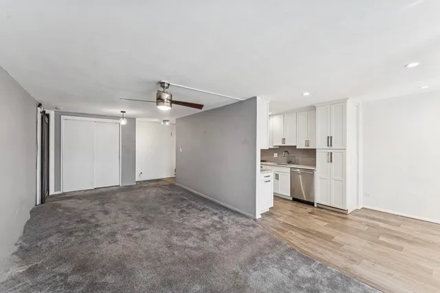 $279,000 | 241-20 Northern Boulevard, Unit 2B | Douglaston