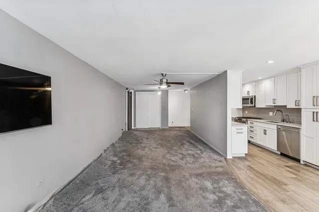 $279,000 | 241-20 Northern Boulevard, Unit 2B | Douglaston