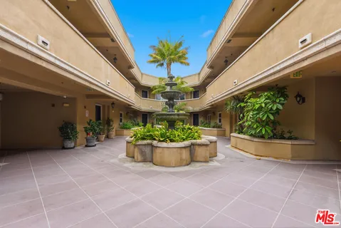 $1,195,000 | 11440 National Boulevard, Unit 16, Los Angeles, CA 90064