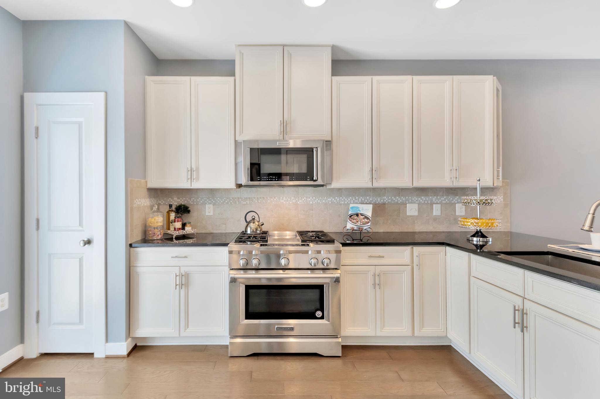 9762 Fields Road Gaithersburg, MD 20878 - Photo 2 of 57 Enjoy being creative in your Gourmet Kitchen...