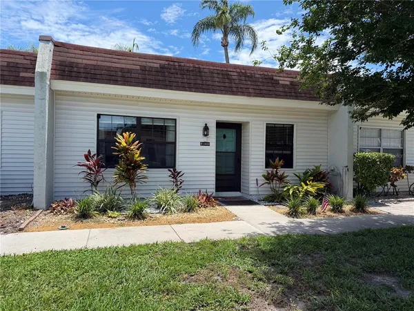 $129,000 | 13830 Mission Oaks Boulevard, Unit 13830, Seminole, FL 33776