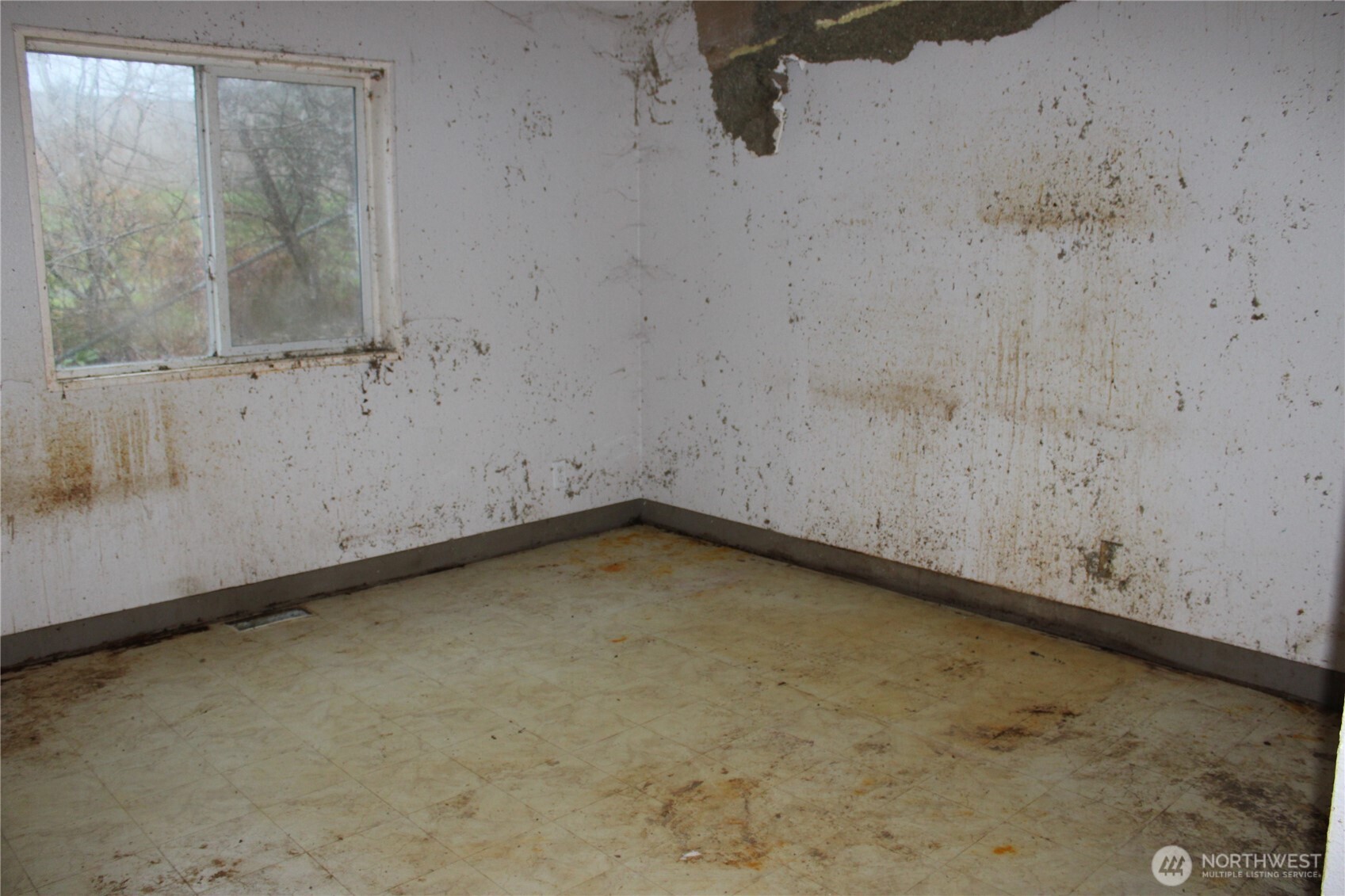 416 Main Street Vader, WA 98593 - Photo 11 of 22 a view of a room with a wooden floor