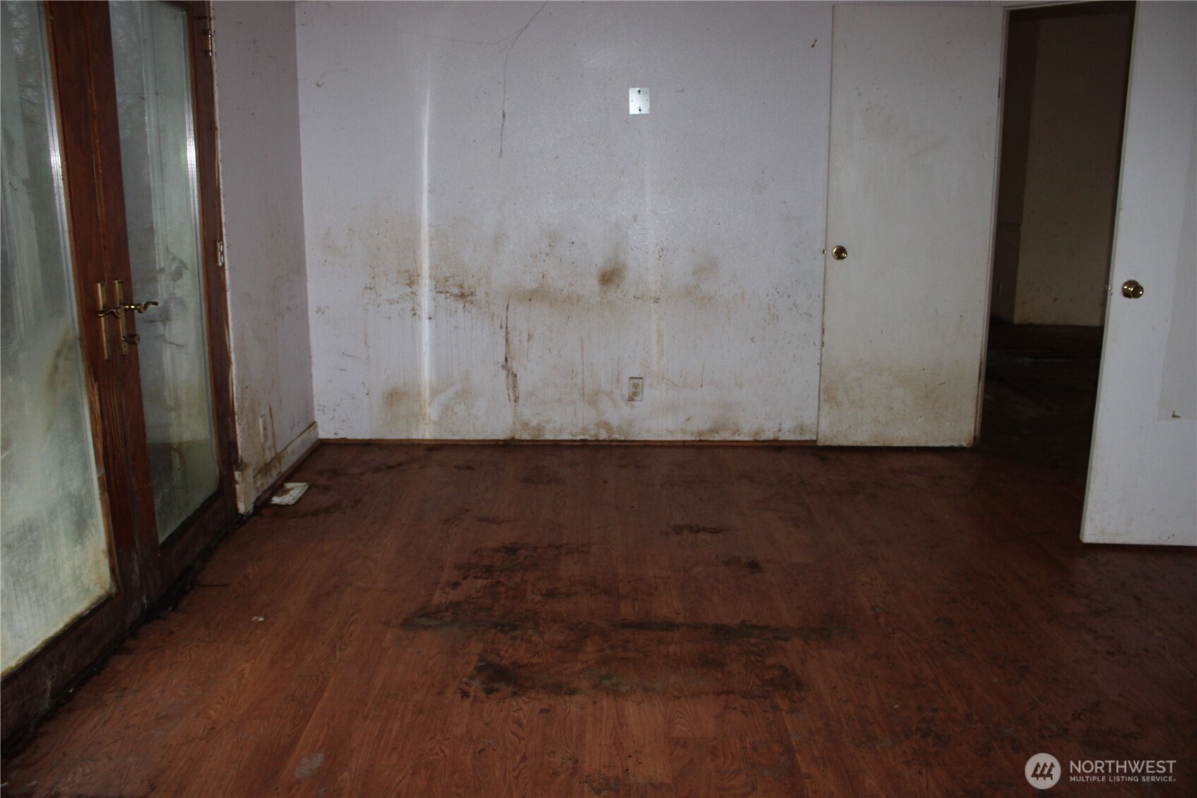 416 Main Street Vader, WA 98593 - Photo 7 of 22 a view of wooden door