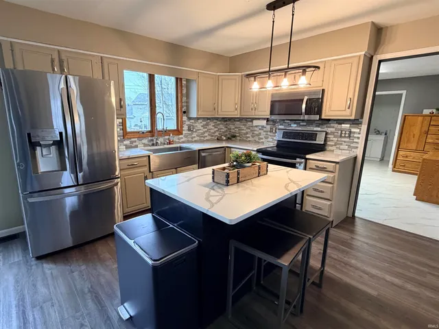 $279,000 | 1405 Kenwood Drive, Bluffton, IN 46714