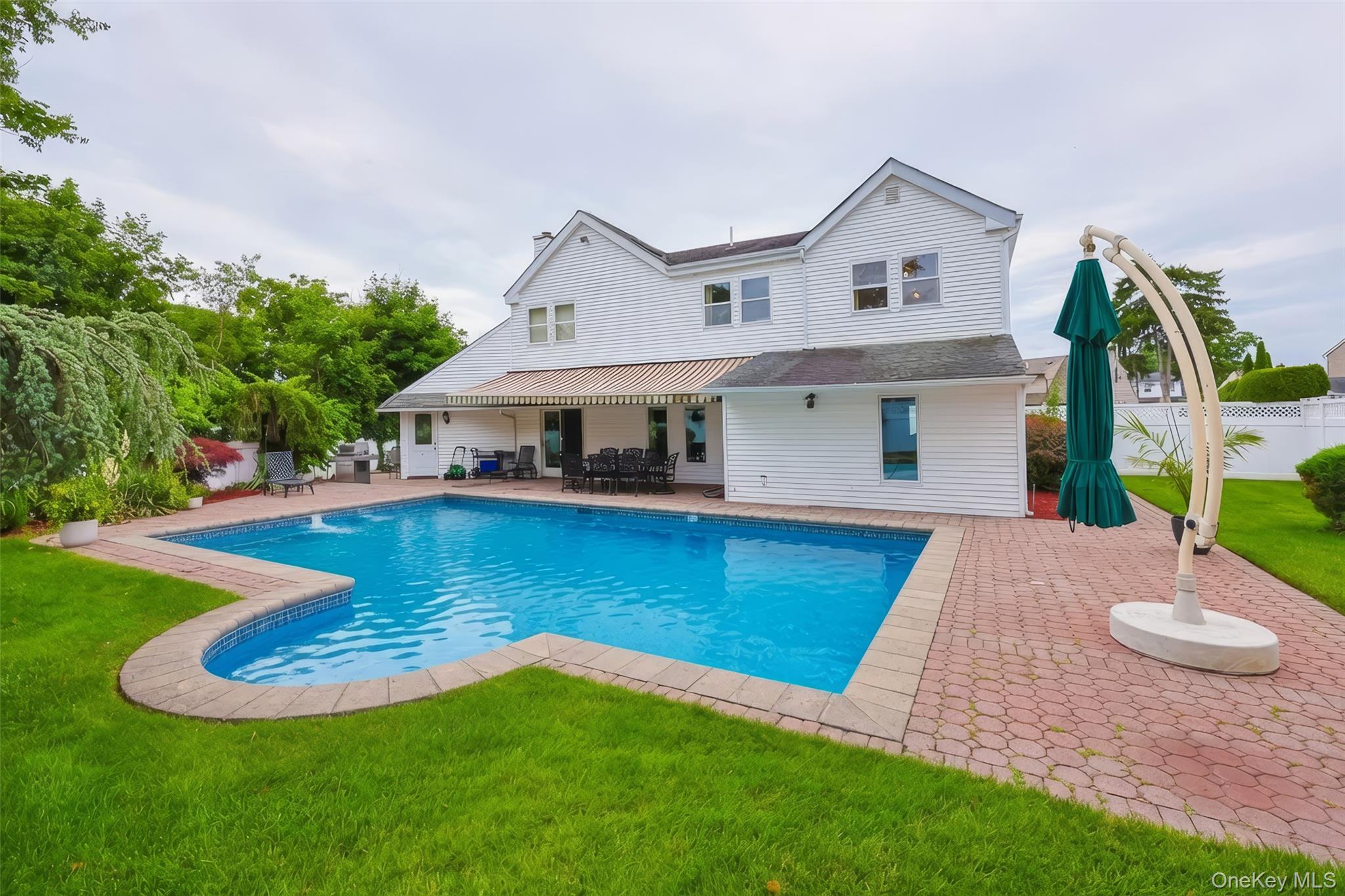 79 Constellation Road Levittown, NY 11756 - Photo 3 of 36