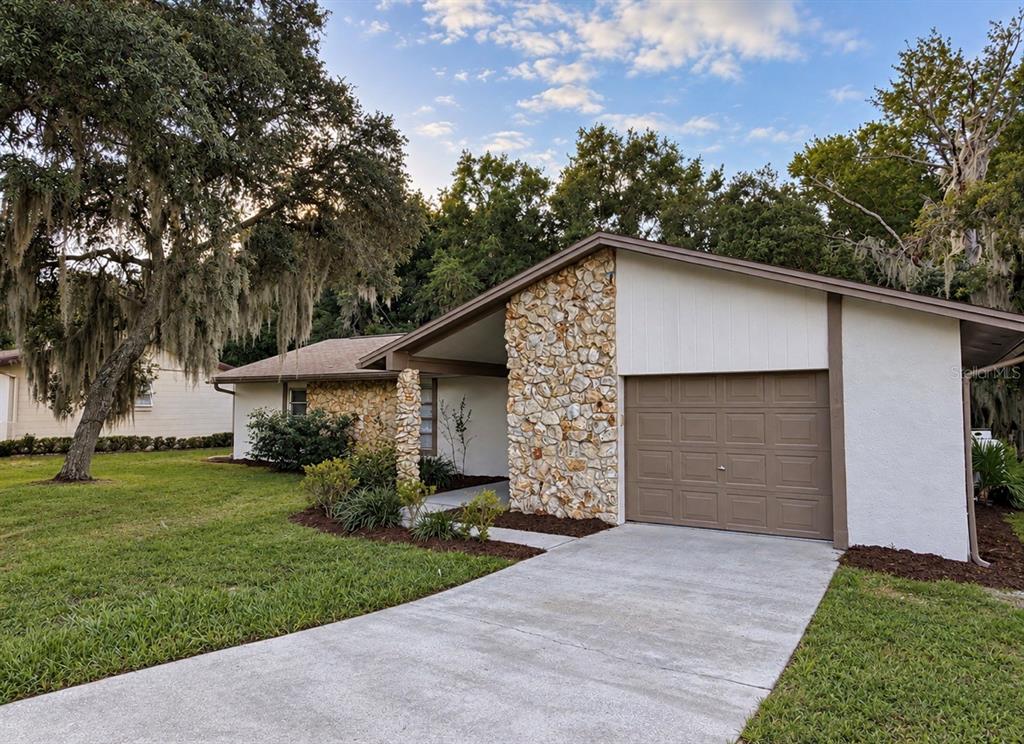 14420 Southwest 43rd Court Road Ocala, FL 34473 - Photo 3 of 20 Gallery Image 3