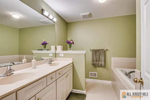 $629,900 | 30 Amber Drive, Old Bridge, NJ 08857