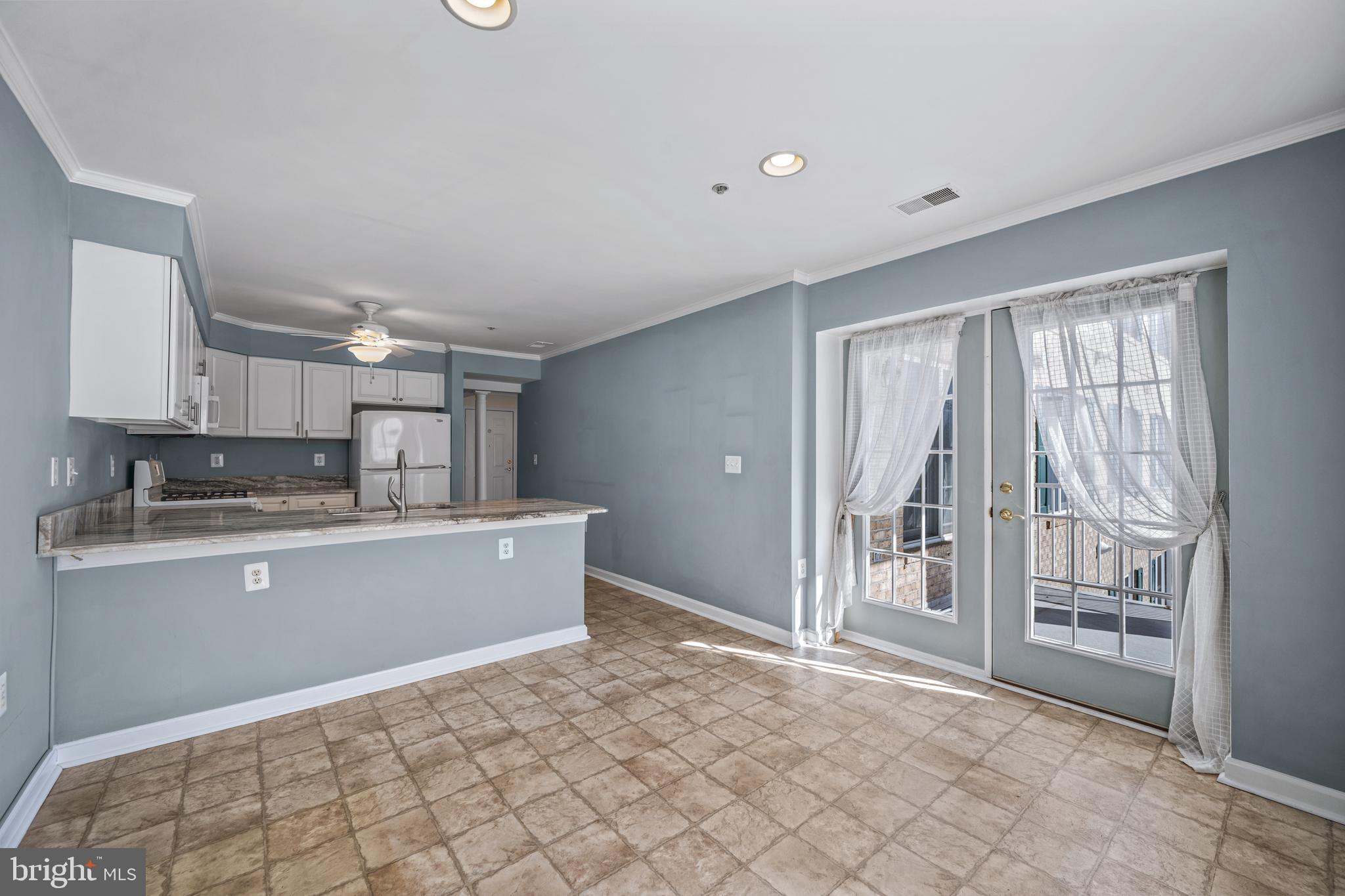 12021 Tralee Road, Unit 401 Lutherville-Timonium, MD 21093 - Photo 11 of 36 Kitchen