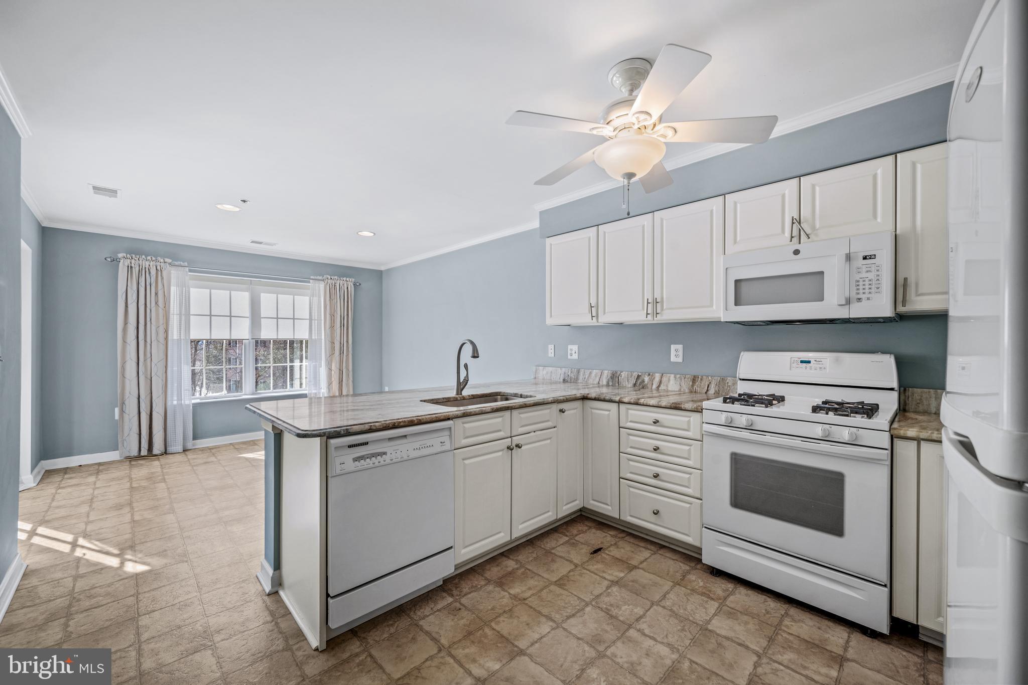 12021 Tralee Road, Unit 401 Lutherville-Timonium, MD 21093 - Photo 7 of 36 Kitchen