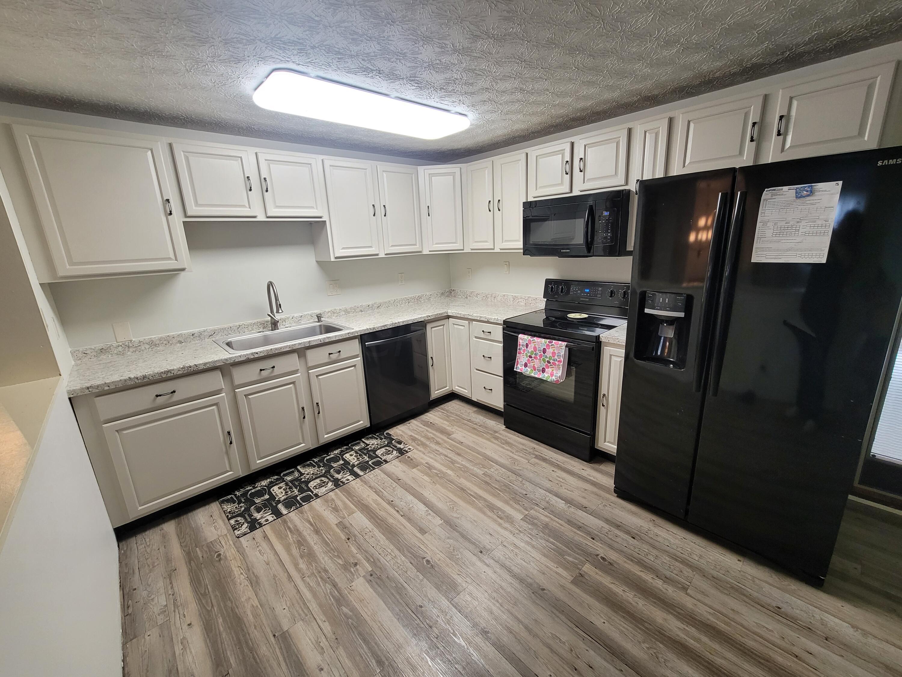 3915 Rio Grande Avenue Groveport, OH 43125 - Photo 4 of 23 20230527_170832