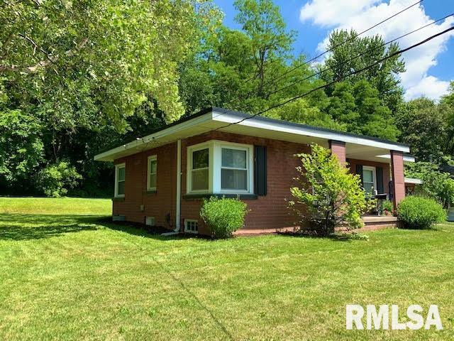 535 Waverly Road Davenport, IA 52804 - Photo 3 of 31 Gallery Image 3