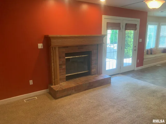 $344,000 | 1100 Heritage Drive, Jacksonville, IL 62650