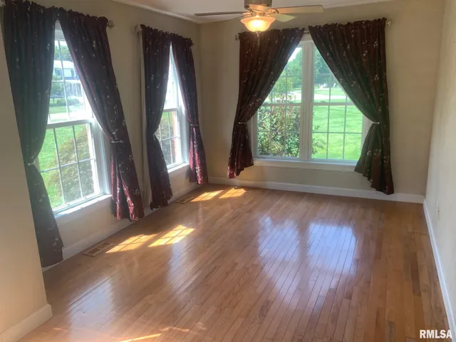 $344,000 | 1100 Heritage Drive, Jacksonville, IL 62650