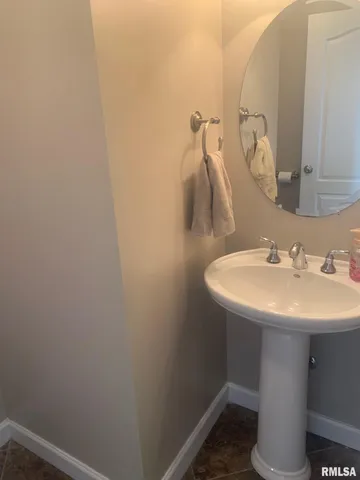 $344,000 | 1100 Heritage Drive, Jacksonville, IL 62650