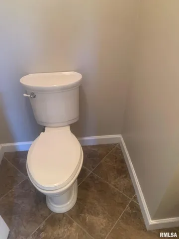 $344,000 | 1100 Heritage Drive, Jacksonville, IL 62650