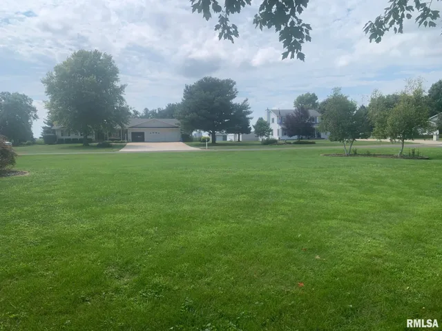 $344,000 | 1100 Heritage Drive, Jacksonville, IL 62650