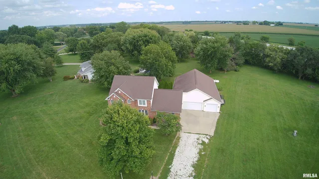 $344,000 | 1100 Heritage Drive, Jacksonville, IL 62650