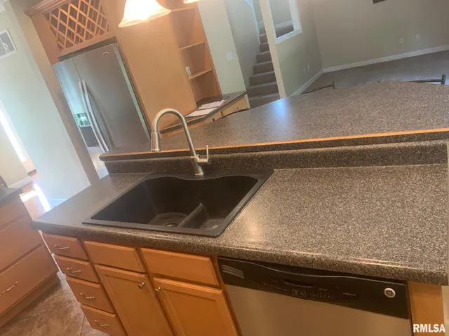 $344,000 | 1100 Heritage Drive, Jacksonville, IL 62650