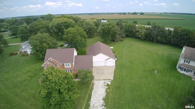 $344,000 | 1100 Heritage Drive, Jacksonville, IL 62650