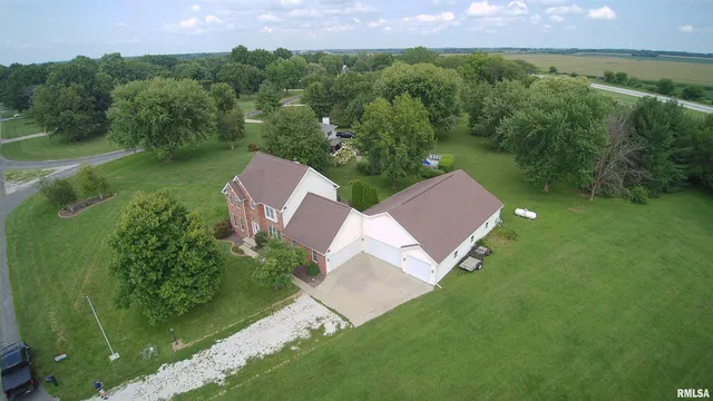 $344,000 | 1100 Heritage Drive, Jacksonville, IL 62650