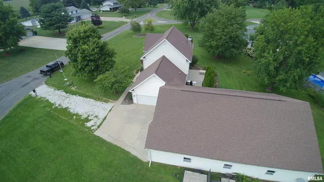 $344,000 | 1100 Heritage Drive, Jacksonville, IL 62650