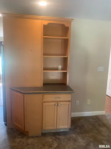 $344,000 | 1100 Heritage Drive, Jacksonville, IL 62650