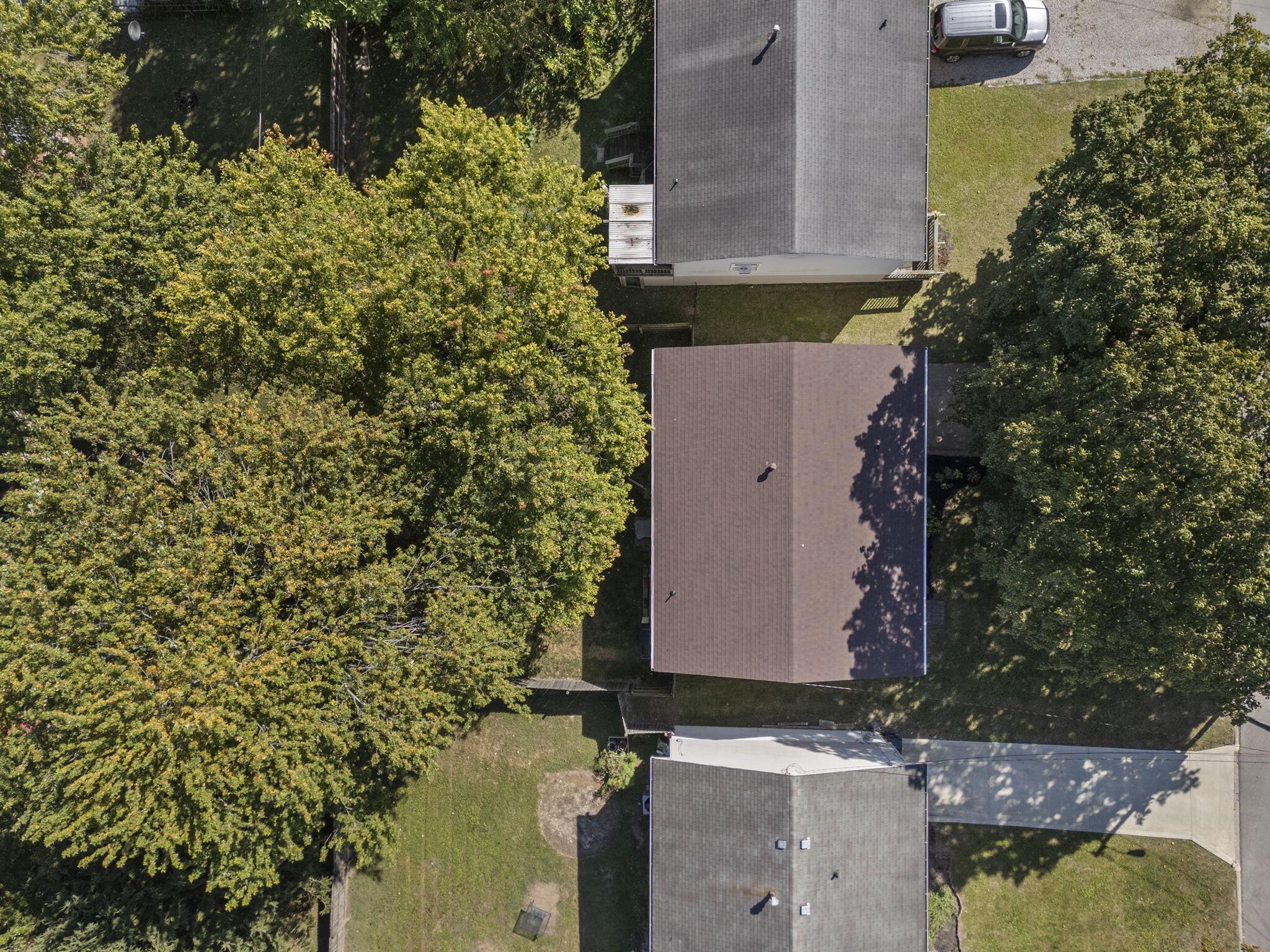 529 Spring Street Lancaster, OH 43130 - Photo 3 of 39 3-web-or-mls-DJI_20250909111618_0200_D