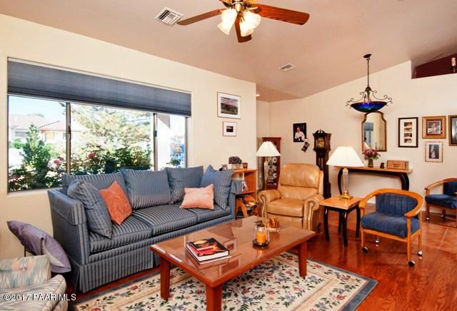 5769 Columbine Road Prescott, AZ 86305 - Photo 8 of 41 Living Room