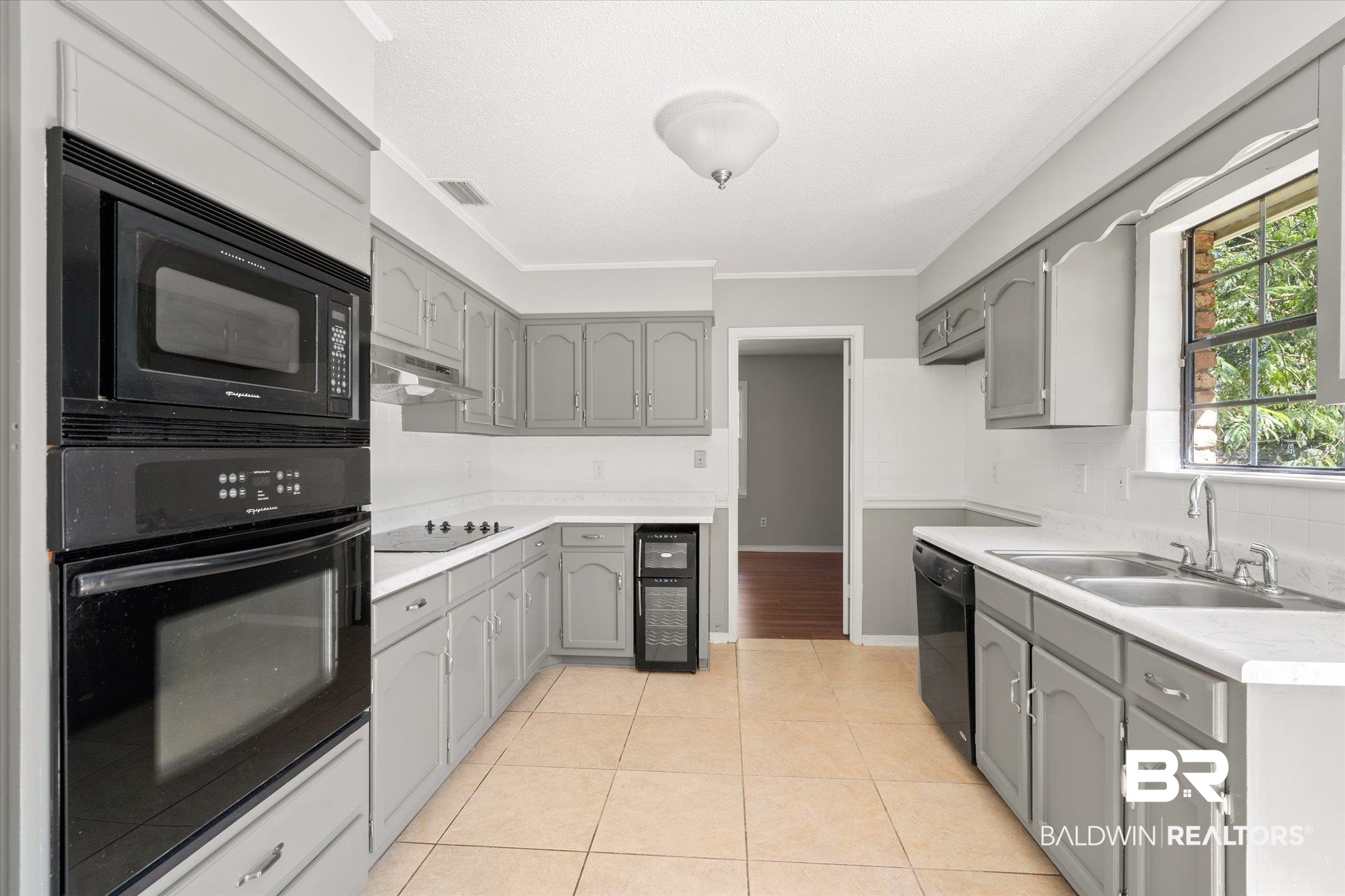 1058 Aberdeen Court North Mobile, AL 36609 - Photo 12 of 32