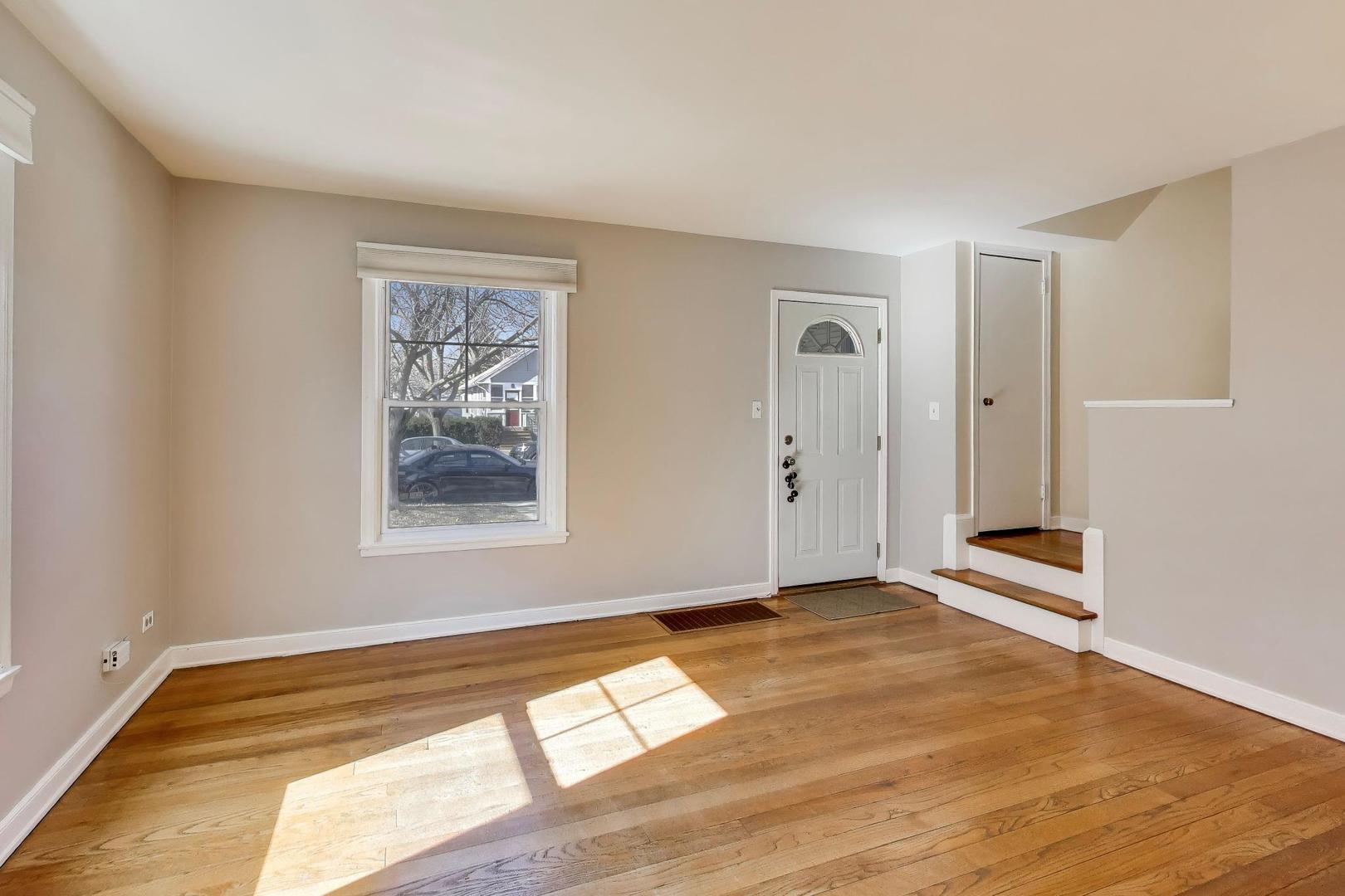 4023 Oak Avenue Brookfield, IL 60513 - Photo 3 of 17 a view of an empty room and window