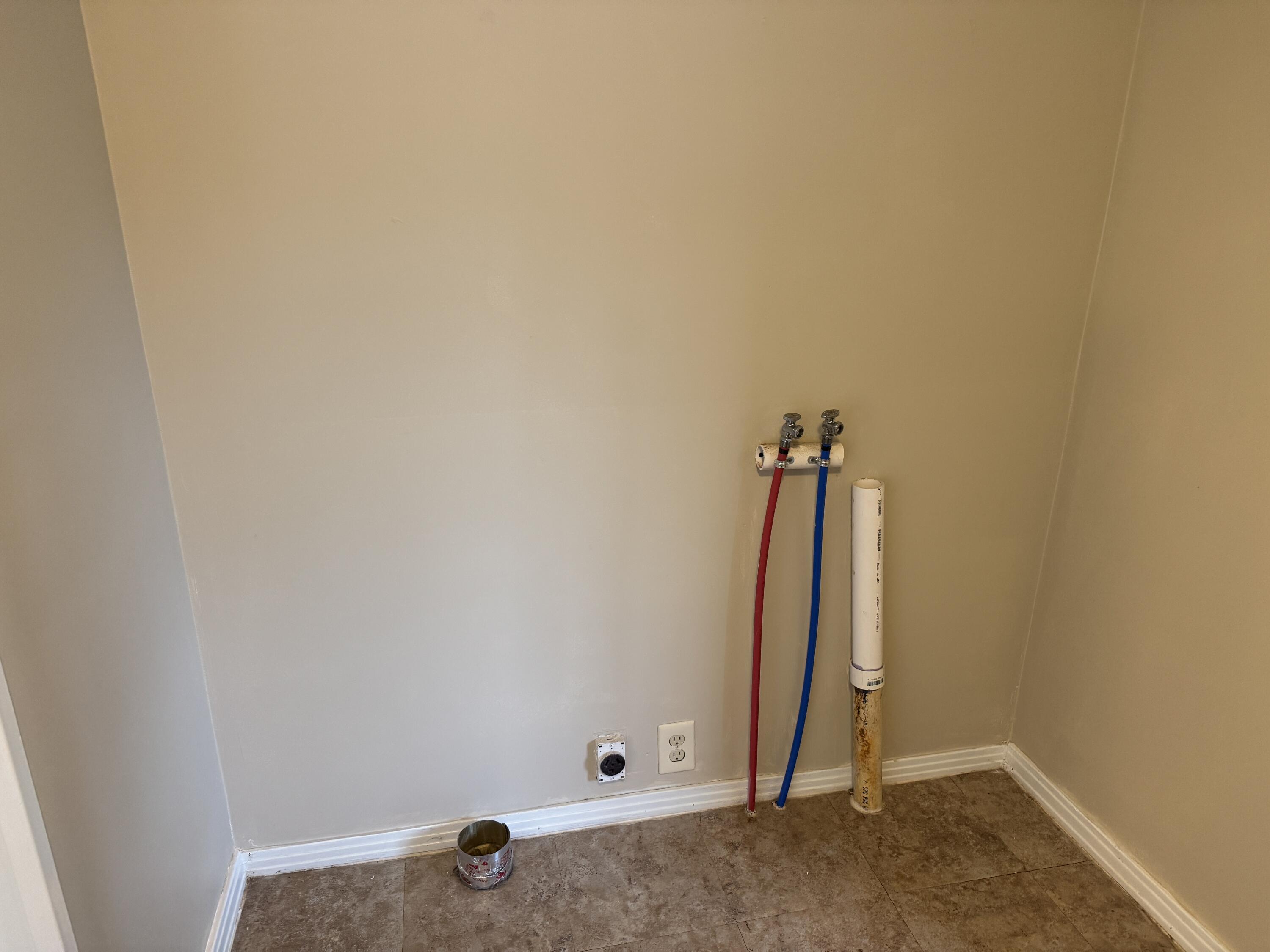1003 Main Street Murray, KY 42071 - Photo 16 of 27 Laundry