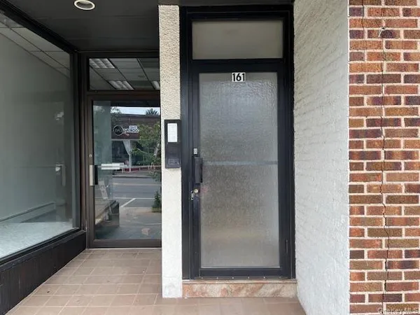 $3,000 | 161 Main Street, Unit 161B, Port Washington, NY 11050