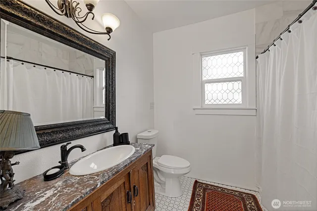 $630,000 | 202 Prospect Street East, Eatonville, WA 98328