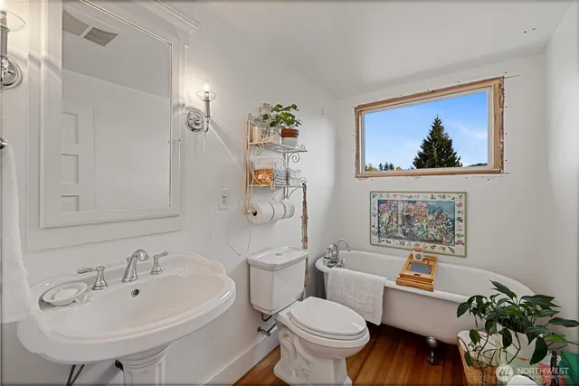 $630,000 | 202 Prospect Street East, Eatonville, WA 98328