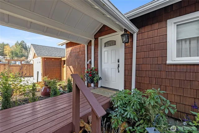 $630,000 | 202 Prospect Street East, Eatonville, WA 98328