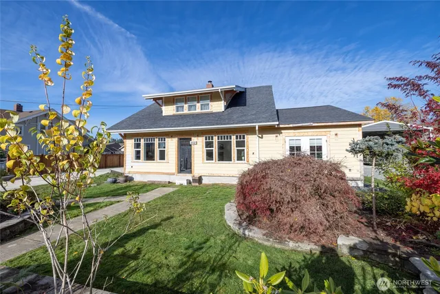 $630,000 | 202 Prospect Street East, Eatonville, WA 98328