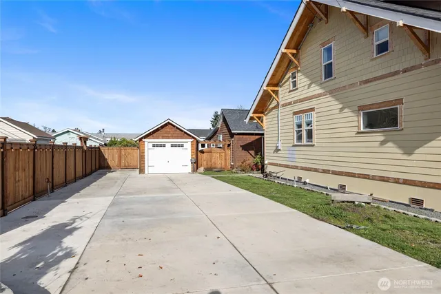 $630,000 | 202 Prospect Street East, Eatonville, WA 98328