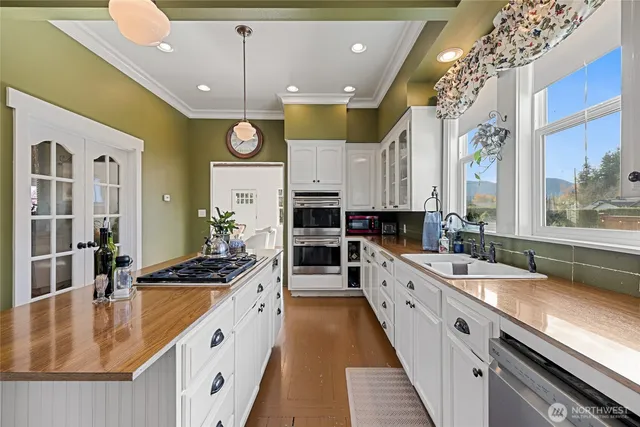 $630,000 | 202 Prospect Street East, Eatonville, WA 98328