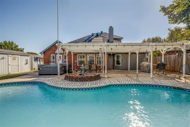 $450,000 | 1719 Falcon Drive, Corinth, TX 76210