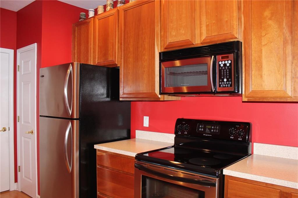 1136 Shadow Ridge Road Indianapolis, IN 46280 - Photo 2 of 19