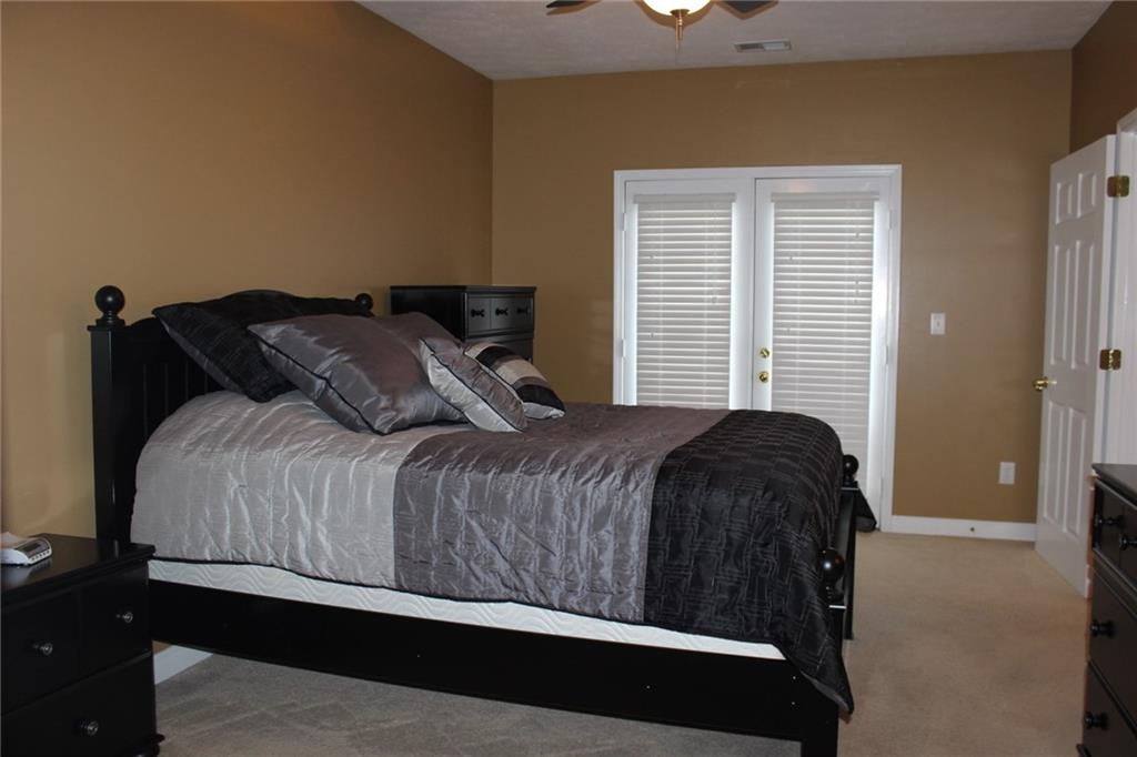 1136 Shadow Ridge Road Indianapolis, IN 46280 - Photo 12 of 19