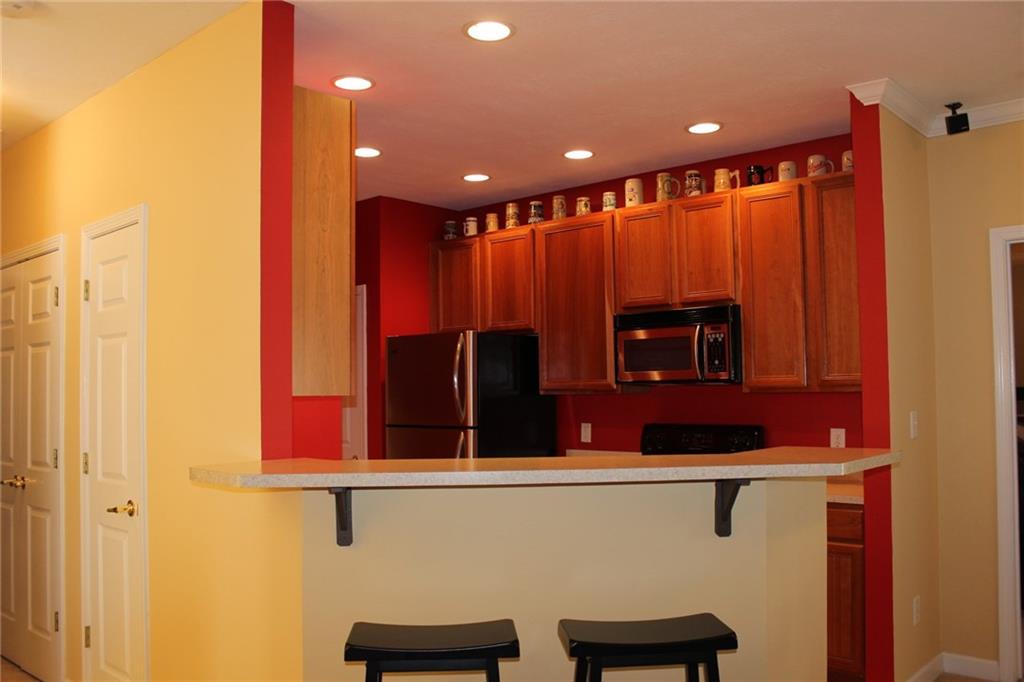 1136 Shadow Ridge Road Indianapolis, IN 46280 - Photo 4 of 19