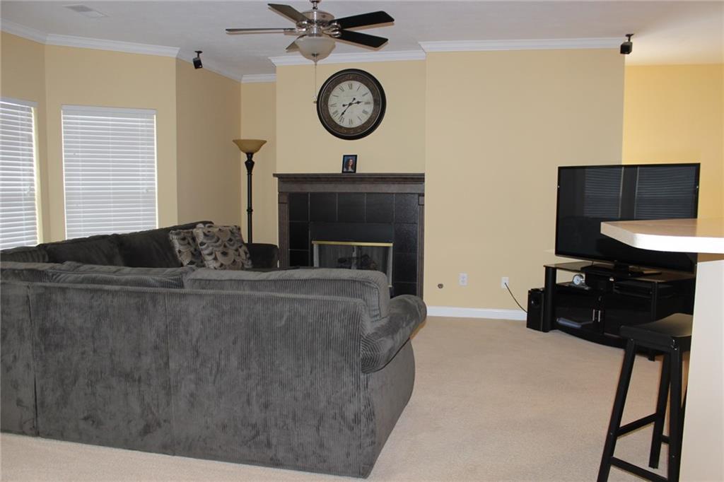 1136 Shadow Ridge Road Indianapolis, IN 46280 - Photo 6 of 19