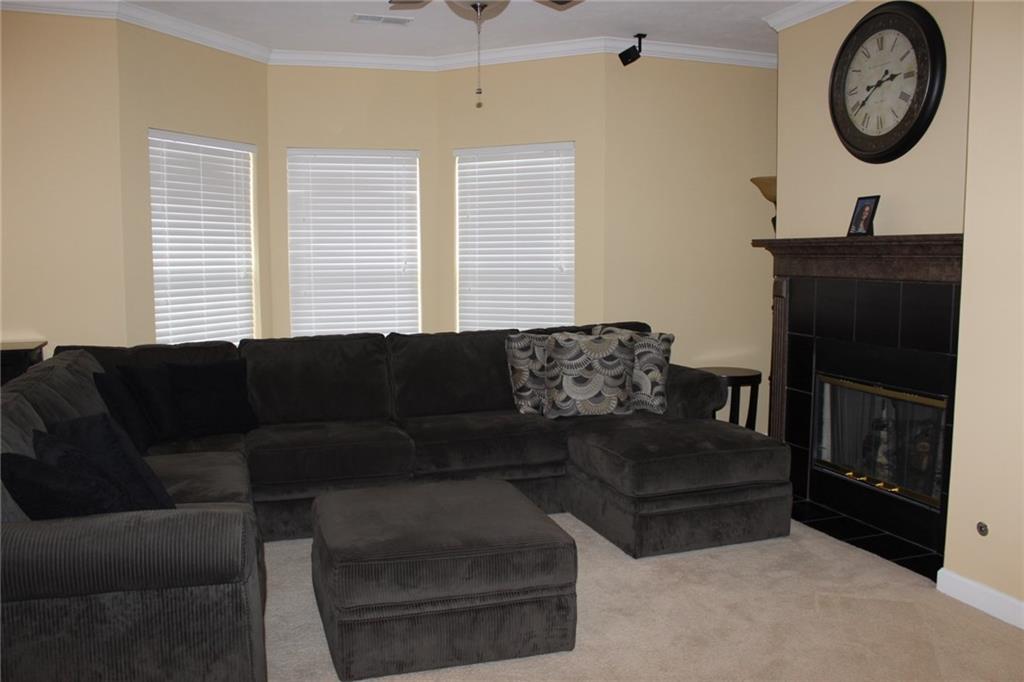 1136 Shadow Ridge Road Indianapolis, IN 46280 - Photo 8 of 19