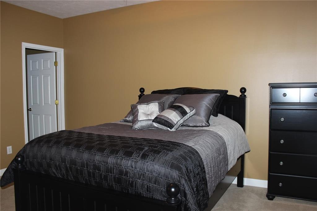 1136 Shadow Ridge Road Indianapolis, IN 46280 - Photo 9 of 19