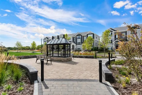 $425,000 | 2041 Sequoia Avenue, Mundelein, IL 60060