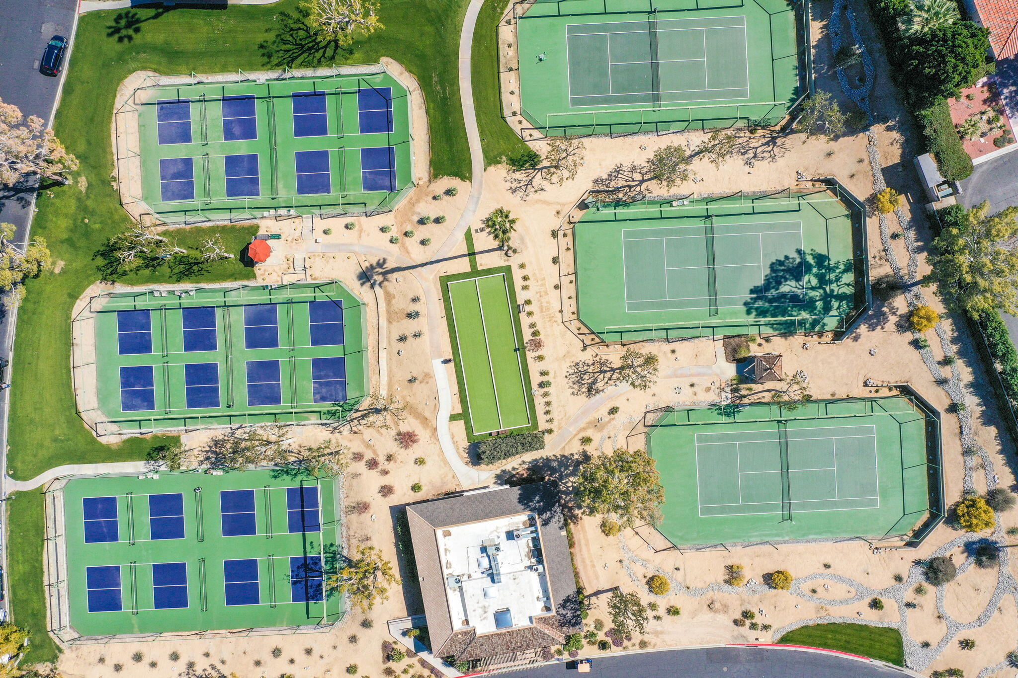 10 Whittier Court Rancho Mirage, CA 92270 - Photo 88 of 88 a front view of a house