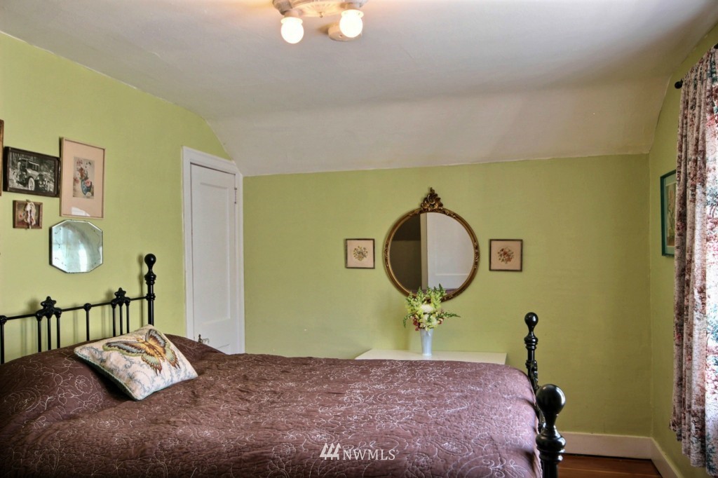 4754 Southwest Eddy Street Seattle, WA 98136 - Photo 14 of 25 Gallery Image 14