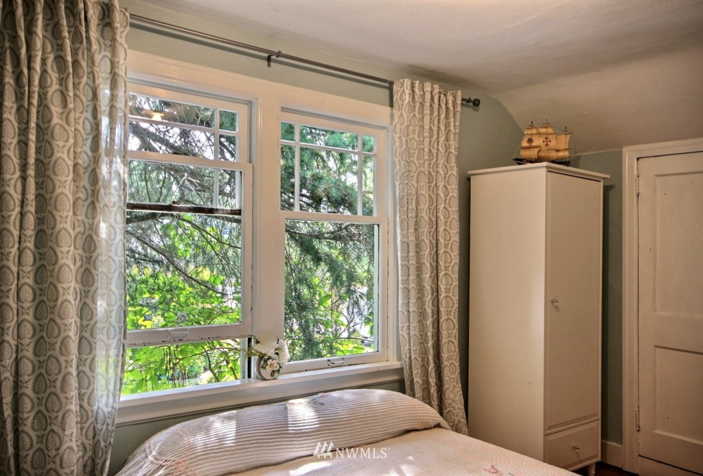 4754 Southwest Eddy Street Seattle, WA 98136 - Photo 15 of 25 Gallery Image 15