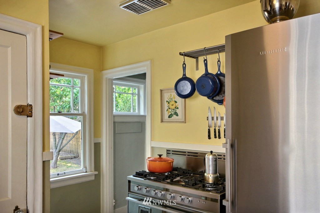 4754 Southwest Eddy Street Seattle, WA 98136 - Photo 21 of 25 Gallery Image 21